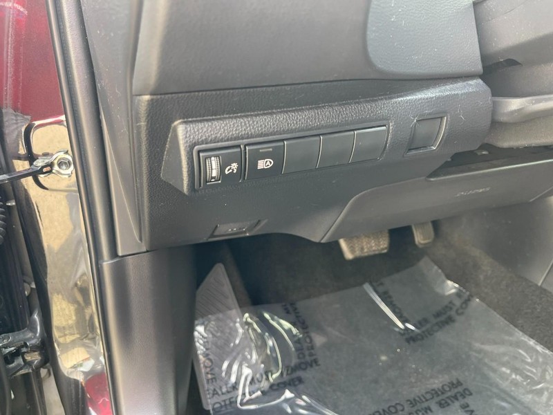 Toyota Corolla Vehicle Image 16
