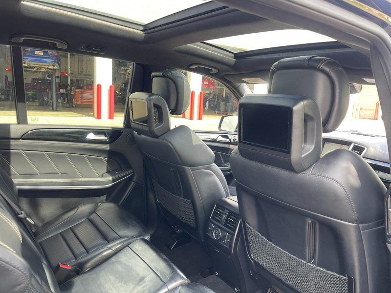 Mercedes-Benz GL-Class Vehicle Image 15