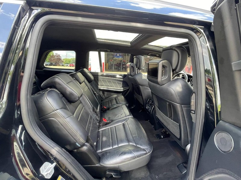 Mercedes-Benz GL-Class Vehicle Image 16