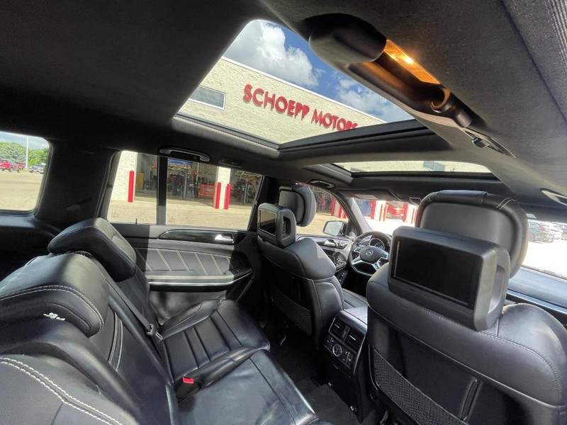 Mercedes-Benz GL-Class Vehicle Image 18