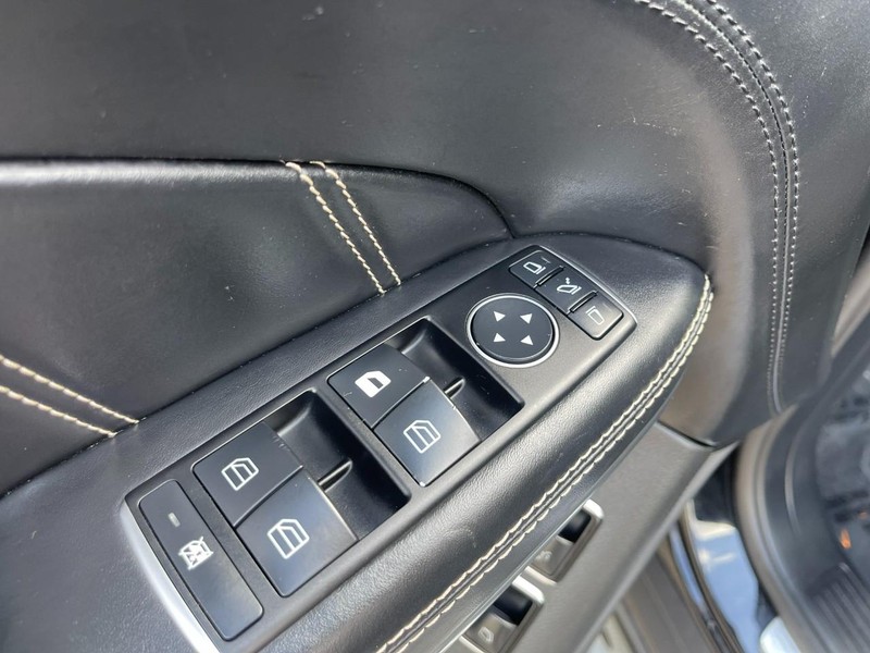 Mercedes-Benz GL-Class Vehicle Image 29
