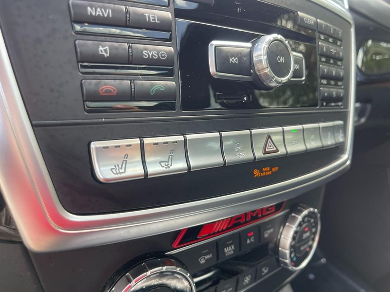 Mercedes-Benz GL-Class Vehicle Image 36