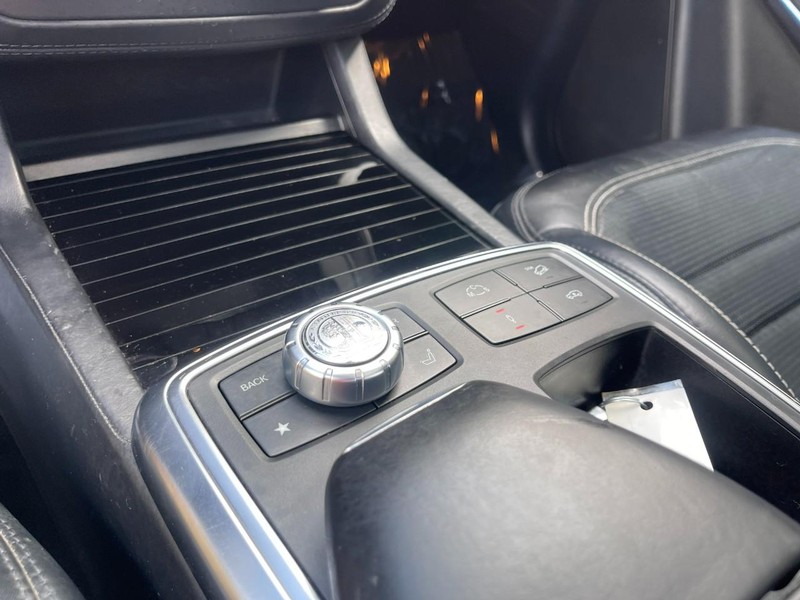 Mercedes-Benz GL-Class Vehicle Image 37