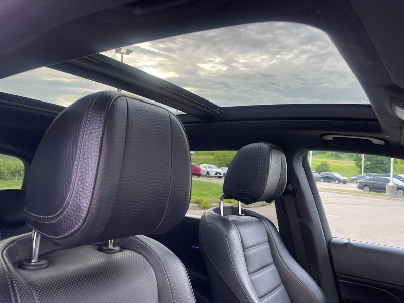 Mercedes-Benz GLS Vehicle Image 10