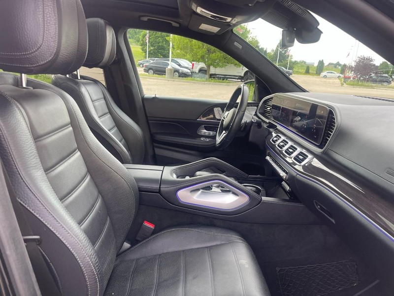 Mercedes-Benz GLS Vehicle Image 11
