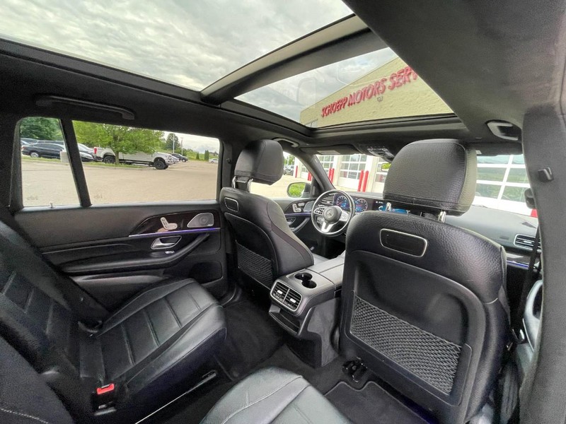 Mercedes-Benz GLS Vehicle Image 16