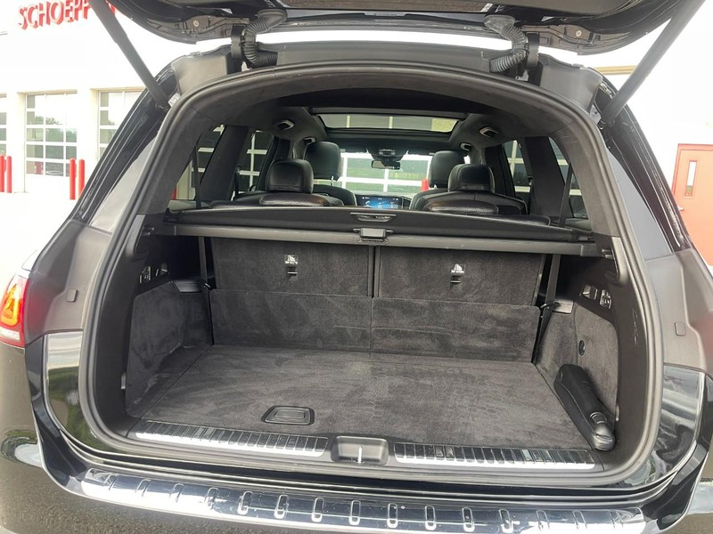 Mercedes-Benz GLS Vehicle Image 18