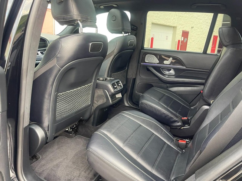 Mercedes-Benz GLS Vehicle Image 22
