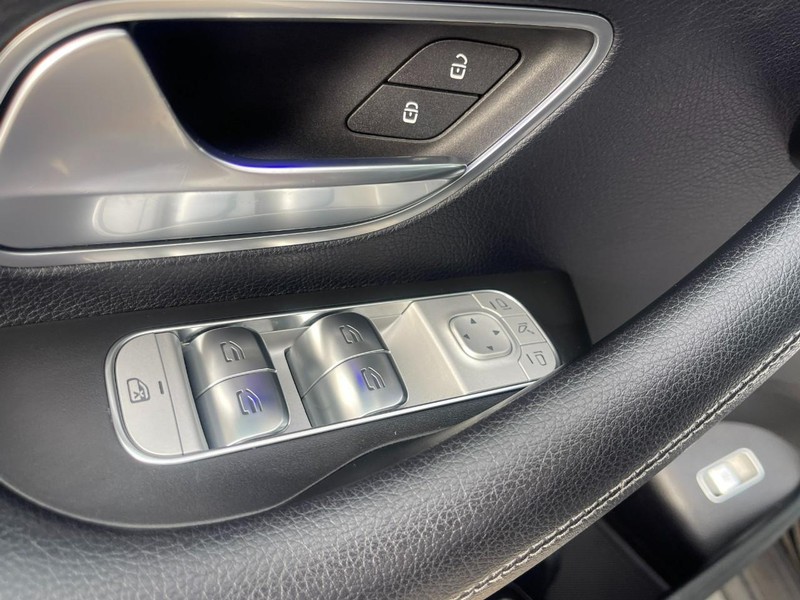 Mercedes-Benz GLS Vehicle Image 27