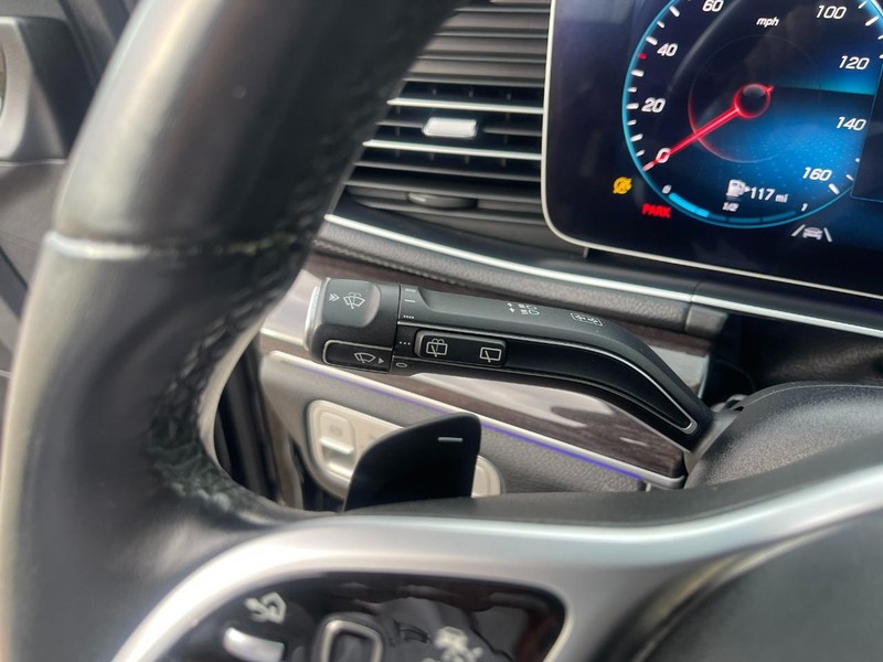 Mercedes-Benz GLS Vehicle Image 33