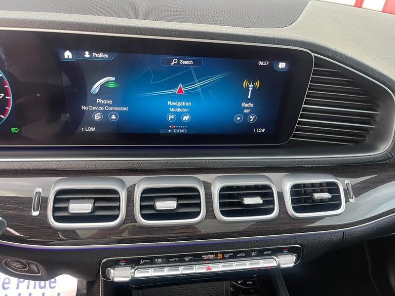 Mercedes-Benz GLS Vehicle Image 38