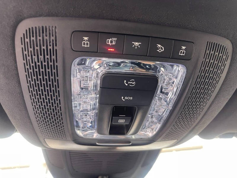 Mercedes-Benz GLS Vehicle Image 41
