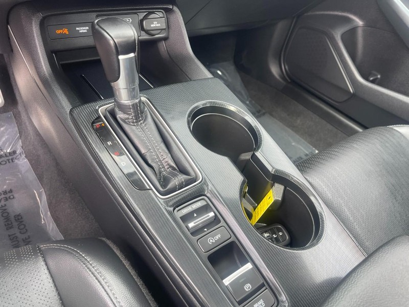 Honda CIVIC SPOR Vehicle Image 25