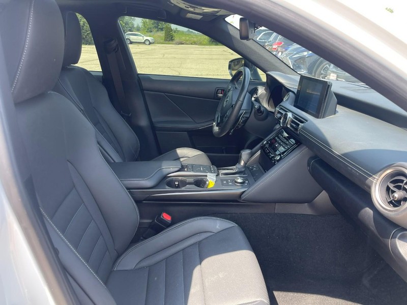 Lexus IS Vehicle Image 03