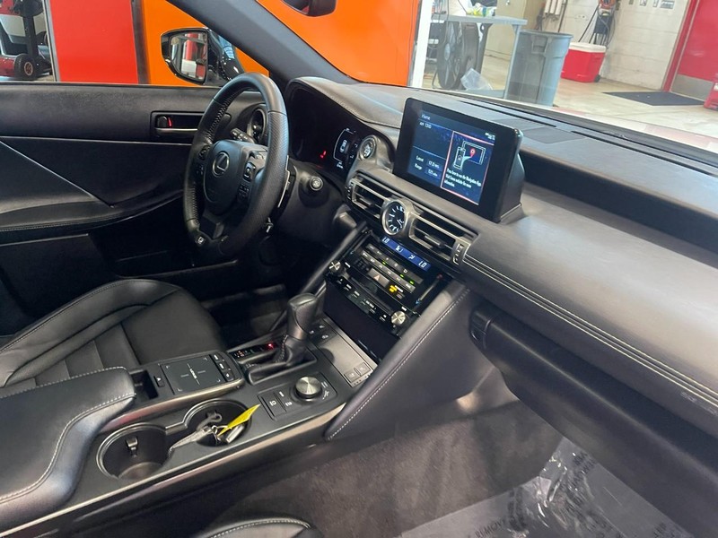 Lexus IS Vehicle Image 10
