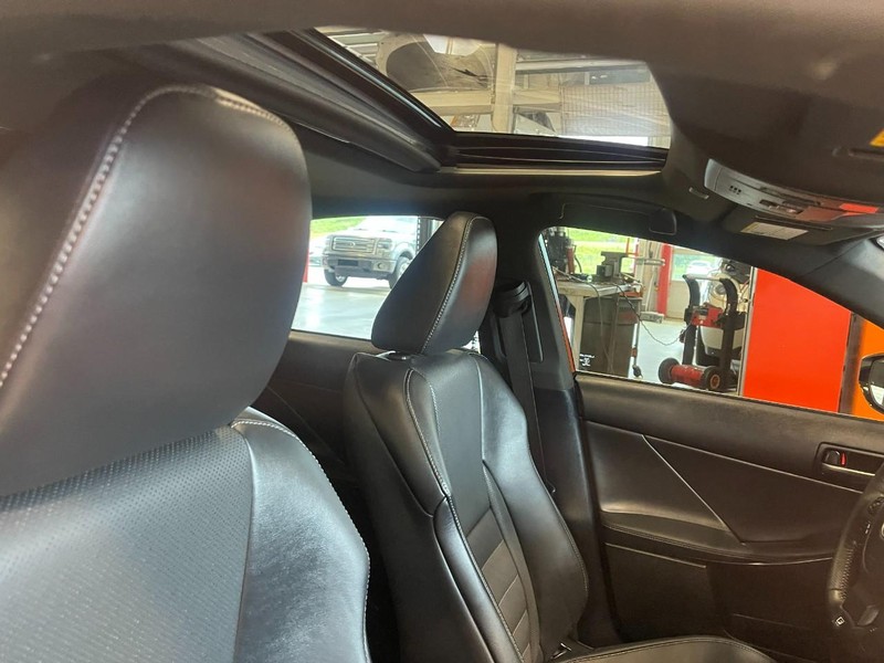 Lexus IS Vehicle Image 11