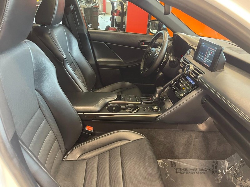 Lexus IS Vehicle Image 12