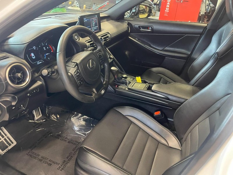 Lexus IS Vehicle Image 21