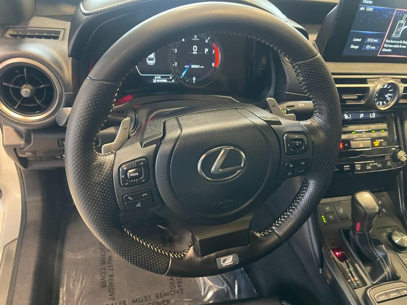 Lexus IS Vehicle Image 25
