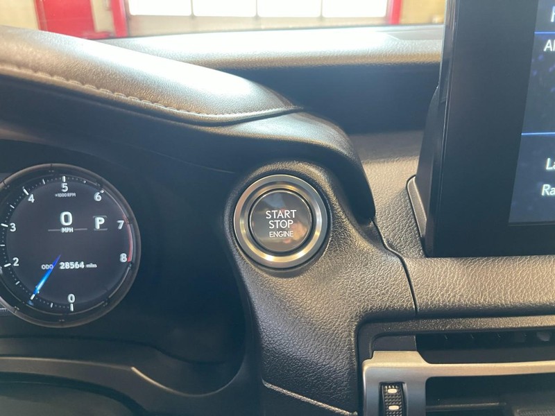 Lexus IS Vehicle Image 30