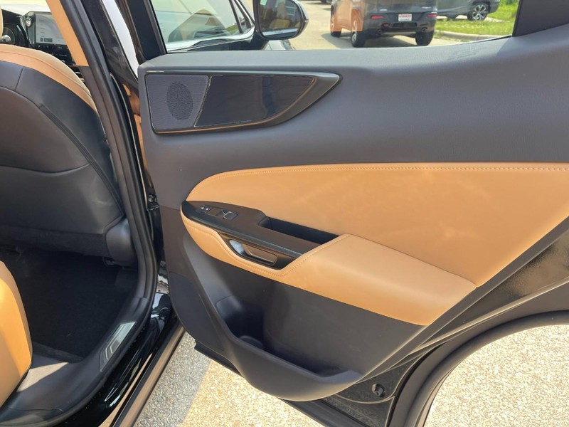 Lexus NX Vehicle Image 16