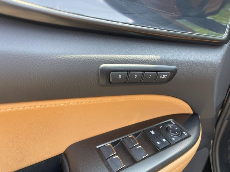 Lexus NX Vehicle Image 24