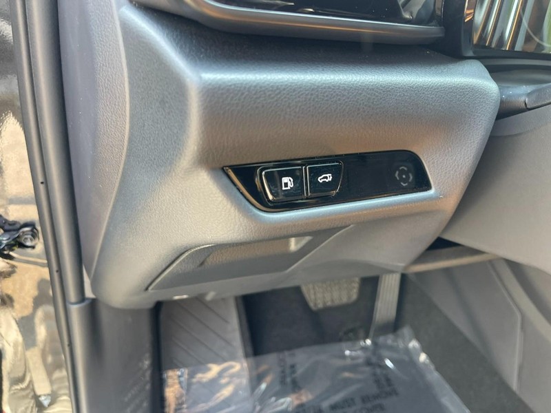 Lexus NX Vehicle Image 26