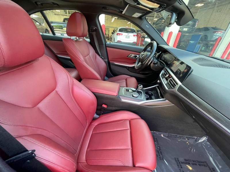 BMW 3 Series Vehicle Image 11