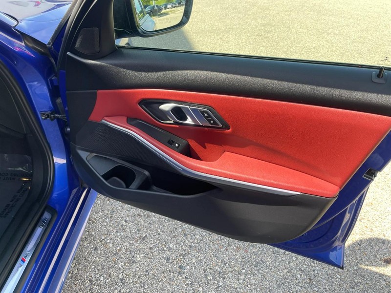 BMW 3 Series Vehicle Image 13