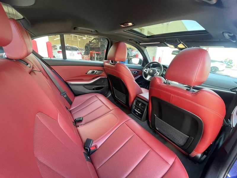 BMW 3 Series Vehicle Image 16