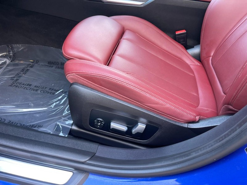 BMW 3 Series Vehicle Image 22