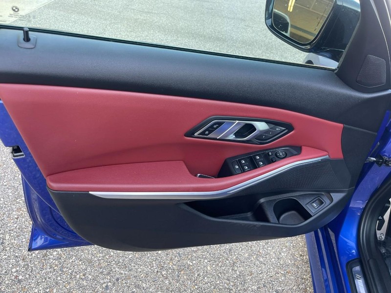 BMW 3 Series Vehicle Image 24