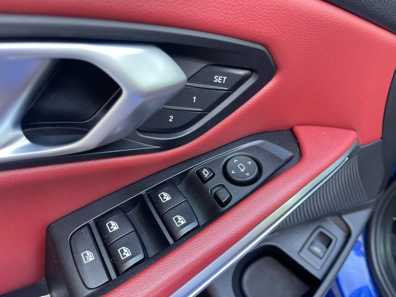 BMW 3 Series Vehicle Image 25