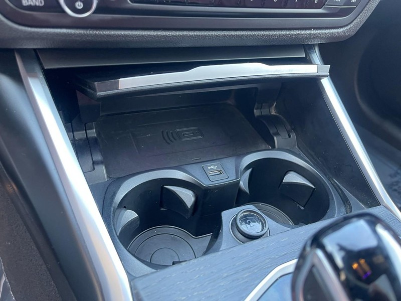 BMW 3 Series Vehicle Image 29