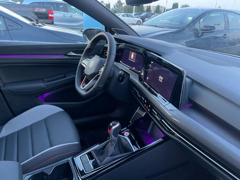 Volkswagen Golf GTI Vehicle Image 02