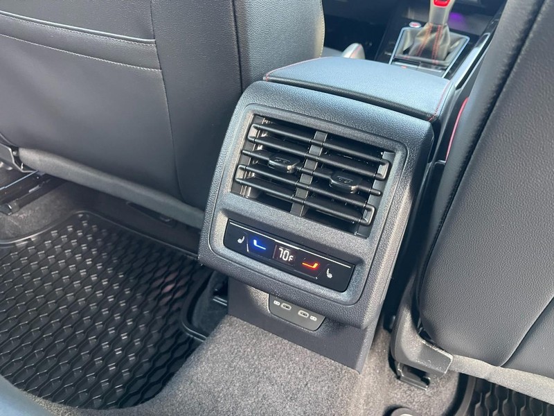 Volkswagen Golf GTI Vehicle Image 16