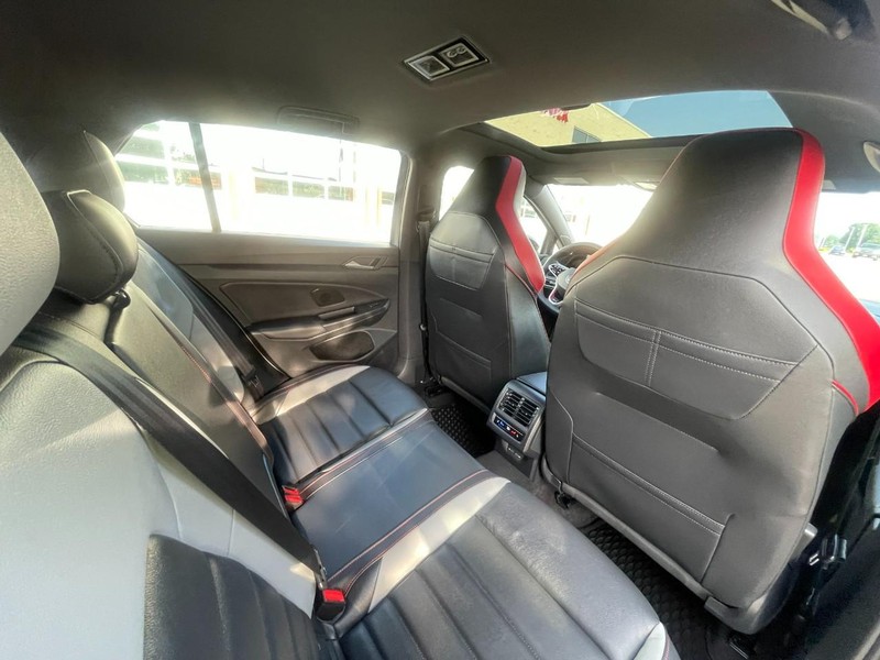 Volkswagen Golf GTI Vehicle Image 17