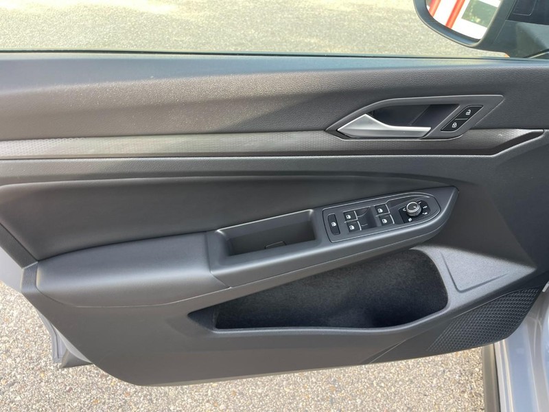 Volkswagen Golf GTI Vehicle Image 24