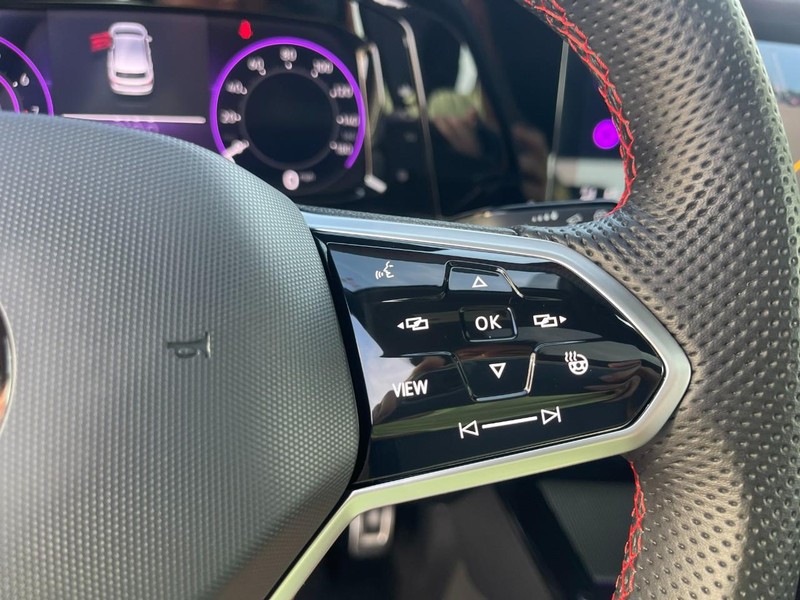 Volkswagen Golf GTI Vehicle Image 30