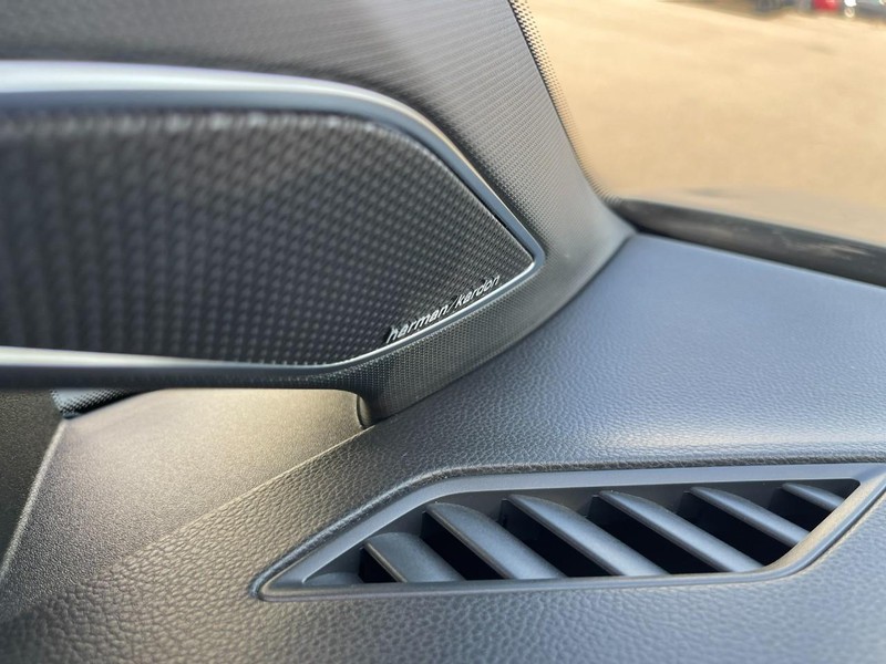Volkswagen Golf GTI Vehicle Image 33