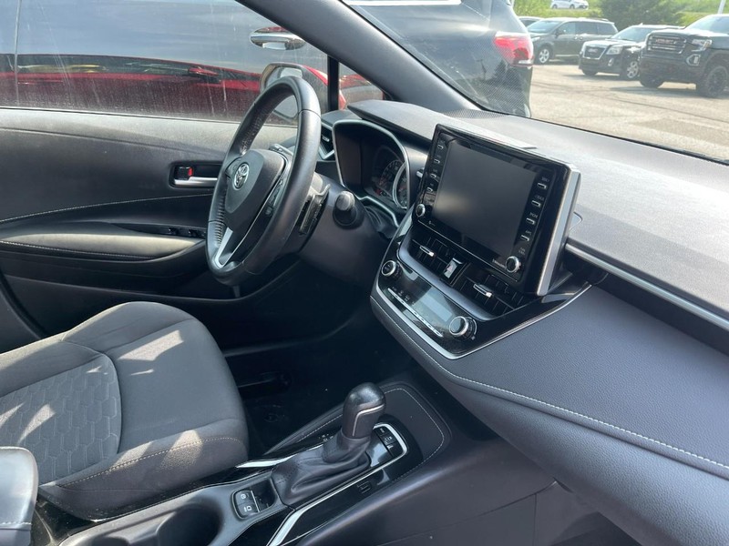 Toyota Corolla Hatchback Vehicle Image 02