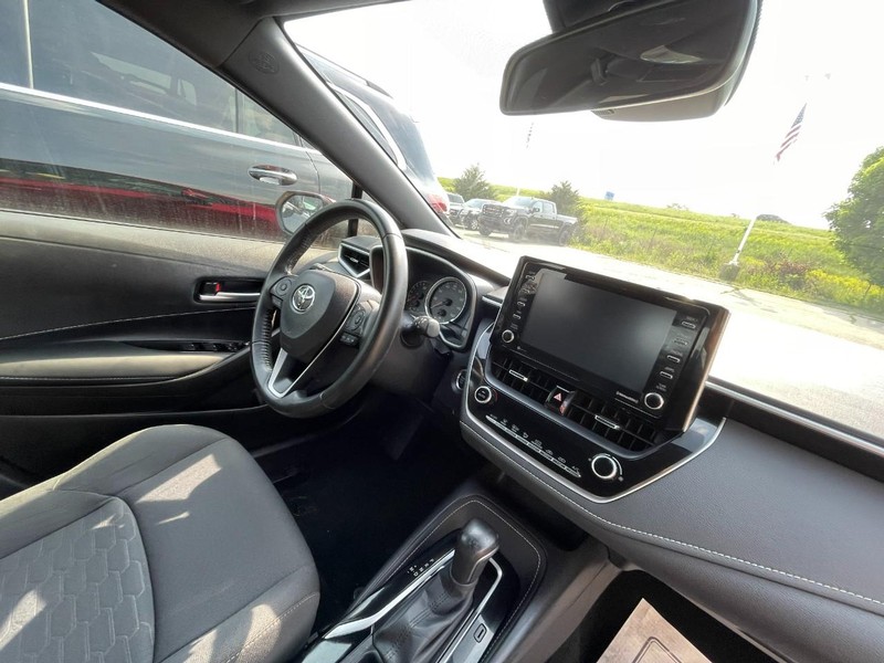 Toyota Corolla Hatchback Vehicle Image 05