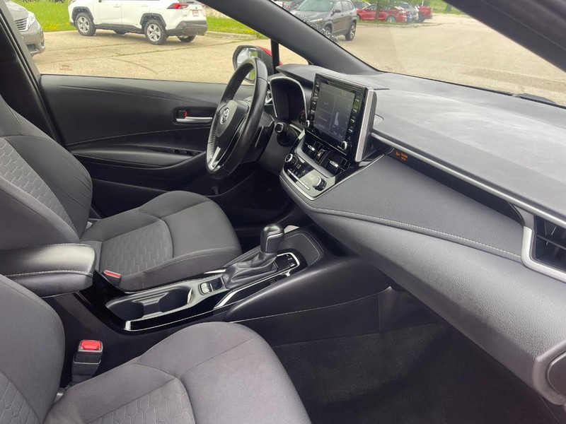 Toyota Corolla Hatchback Vehicle Image 09