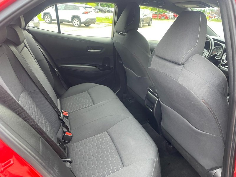 Toyota Corolla Hatchback Vehicle Image 12