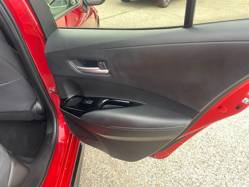 Toyota Corolla Hatchback Vehicle Image 14