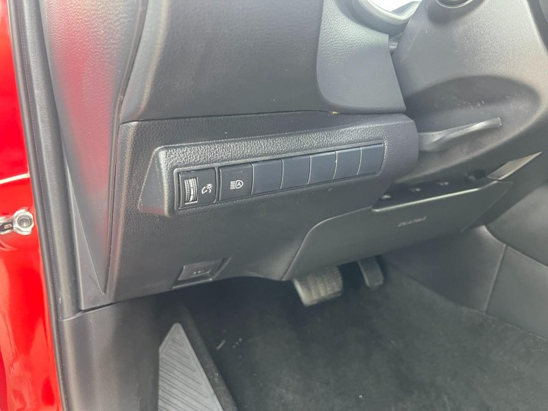 Toyota Corolla Hatchback Vehicle Image 20