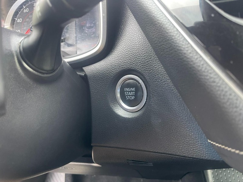Toyota Corolla Hatchback Vehicle Image 27