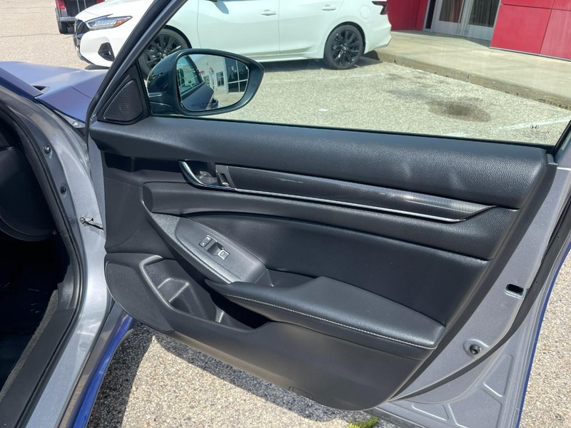 Honda Accord Sedan Vehicle Image 12