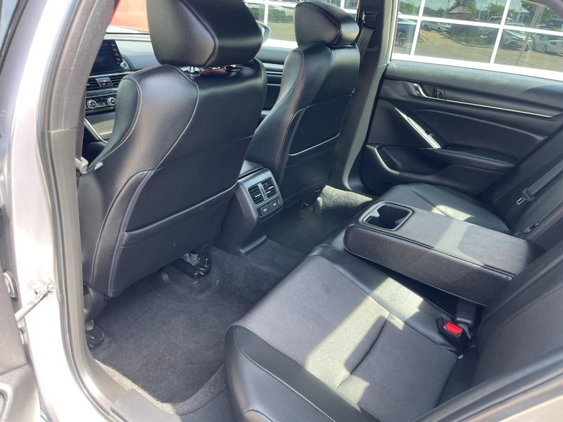 Honda Accord Sedan Vehicle Image 16
