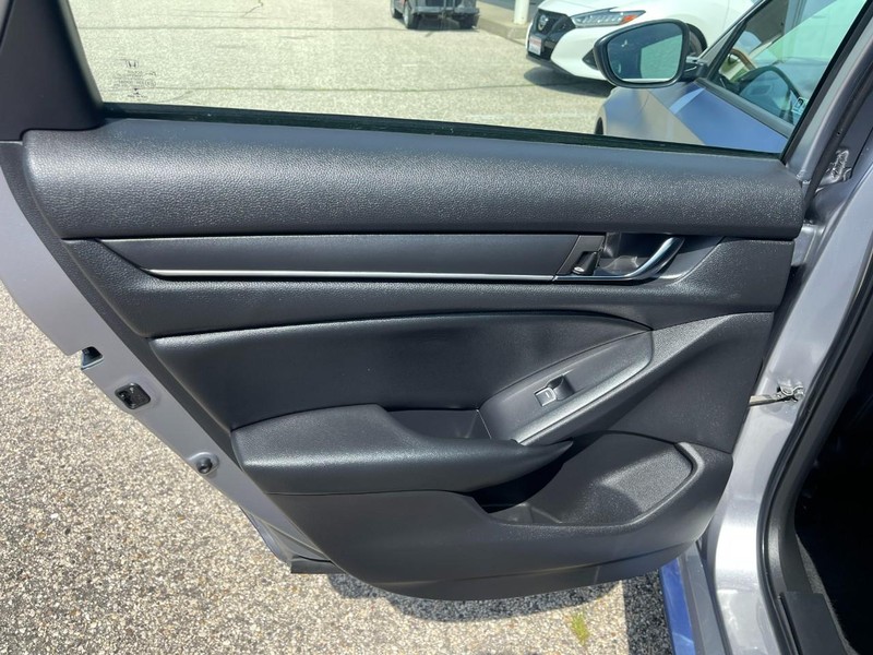 Honda Accord Sedan Vehicle Image 17